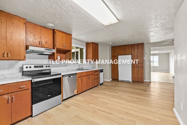 Building Photo - 2082 Ohio St