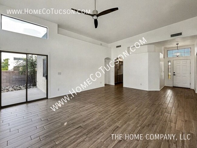 Building Photo - 2660 W Camino del Sitio