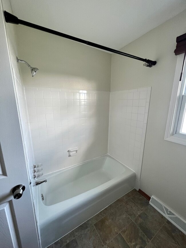 Full Bath - 1329 Fleetfoot Dr