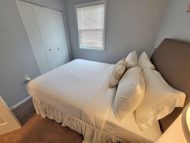 Building Photo - 202 Glen Rd