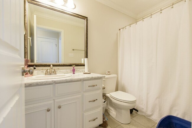 Building Photo - Beautiful 3-Bedroom Home with Modern Finishes and Outdoor Living in Nelson Hill NEAR the pond