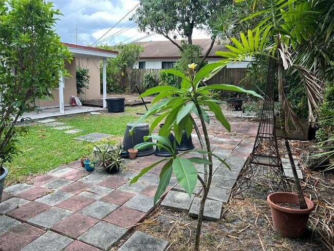 Building Photo - 472 NW 51st Ave