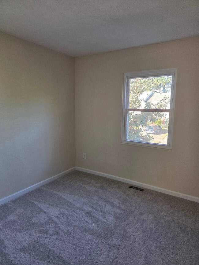 Building Photo - 1100 Clear Springs Rd