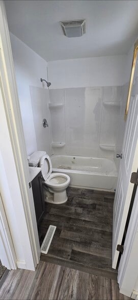 Building Photo - 124 High St