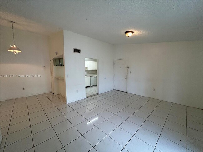 Building Photo - 468 NE 206th Ln