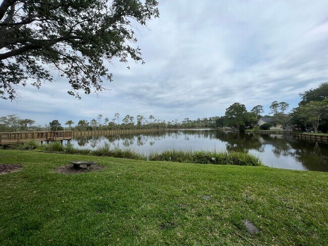 Building Photo - 4 Bed 3 Bath Home. Over 2,400 sqft Near Jacksonville Beach. Amenities, Bonus Room, Guarded Gate. ...