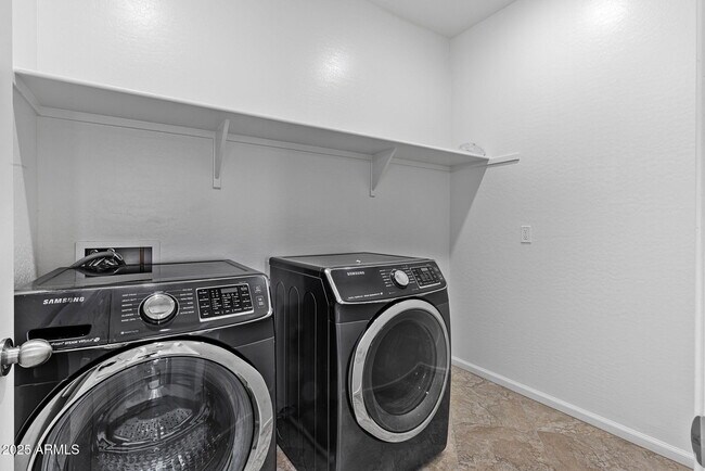 Building Photo - 3263 S Miller Dr