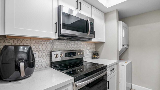 Building Photo - 1143 E Sandpiper Dr