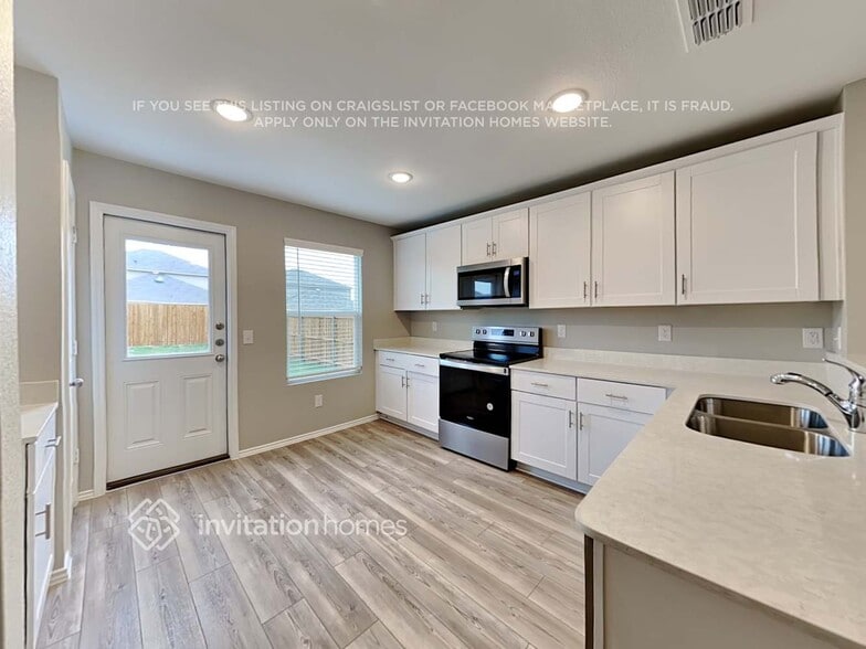 Building Photo - 2016 Pleasant Knoll Cir