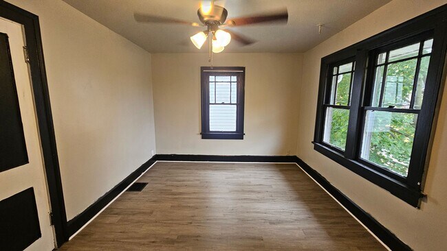 Building Photo - 52-56 Rowland