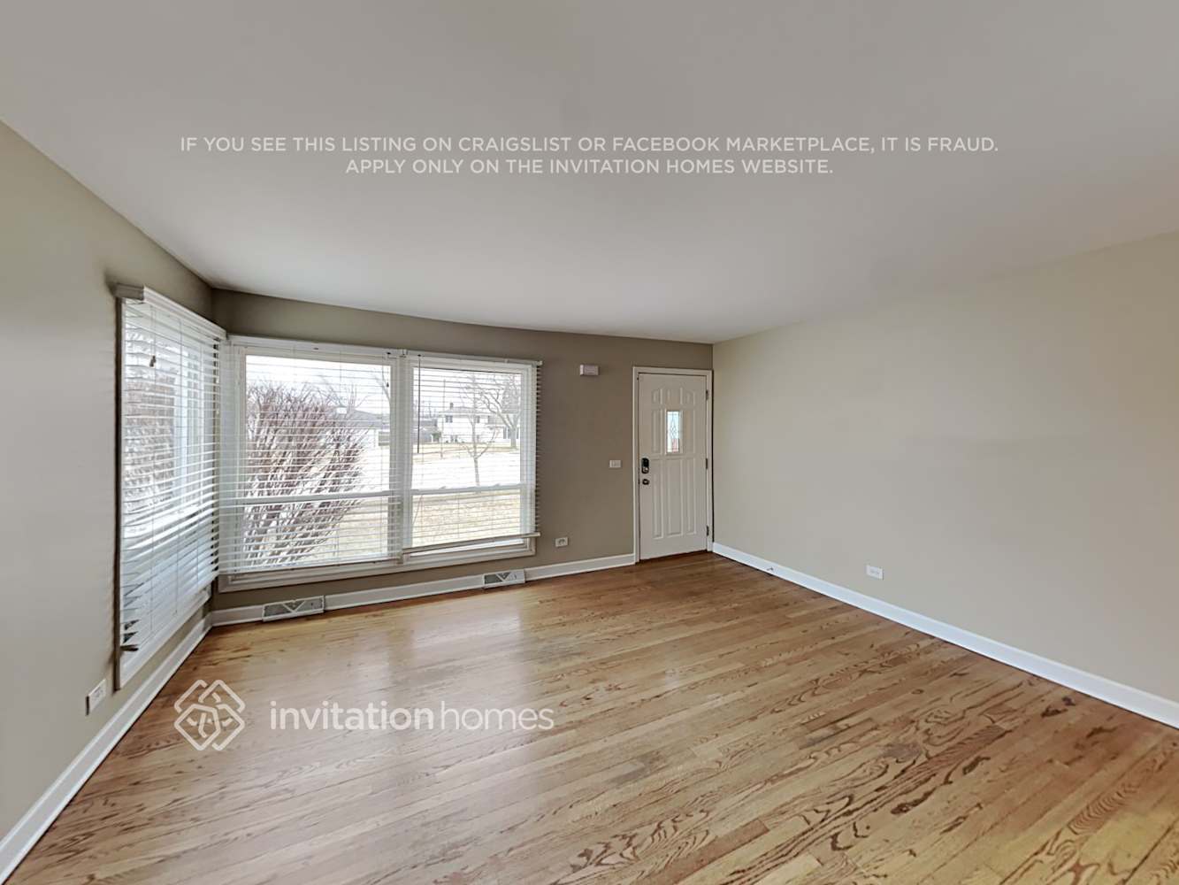 Building Photo - 418 W Lake Park Dr