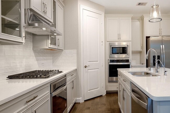 Building Photo - 2375 Woodland Prairie Ln