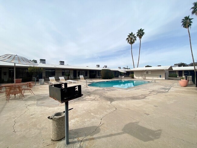 Building Photo - Spacious 2 Bedroom with New Flooring/Paint...