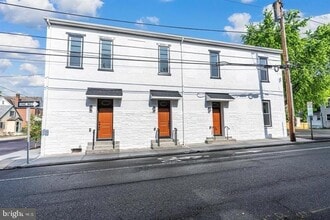 Building Photo - 151 N York St