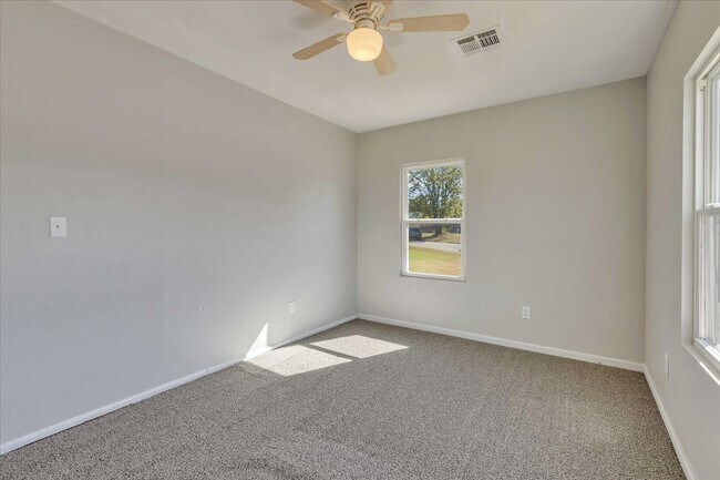 Building Photo - 2000 N Douglas Blvd