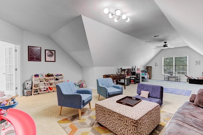 Building Photo - 1765 Hartwell Manor N