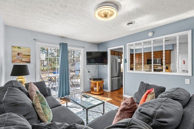 Building Photo - 4 Bed/2 Bath Furnished Single Family Home in Surfside 1 Mile to the Beach By Golf Cart!