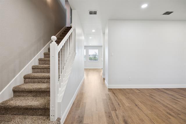 Building Photo - 2720 Winterberry Ln