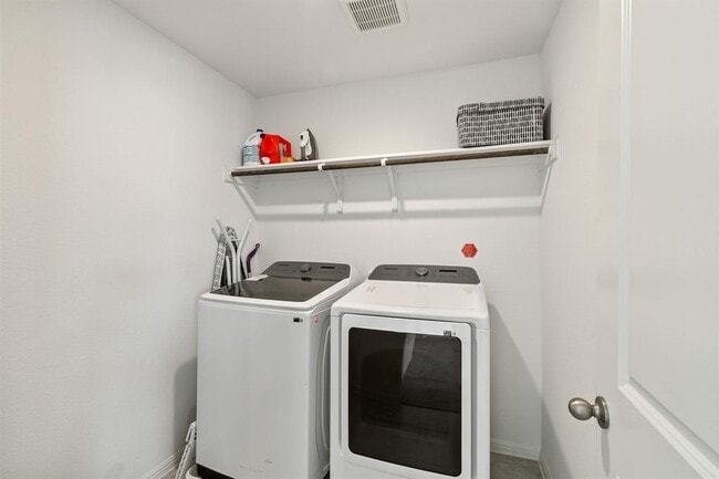 Building Photo - 615 Backstays Lp