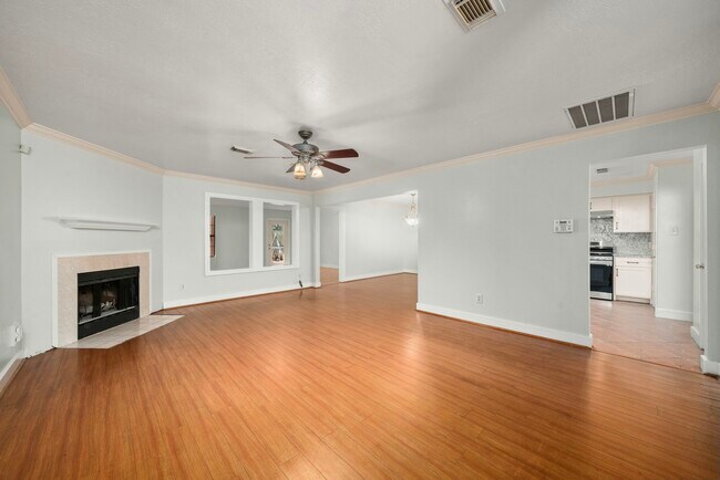 Building Photo - 11607 Zarroll Dr