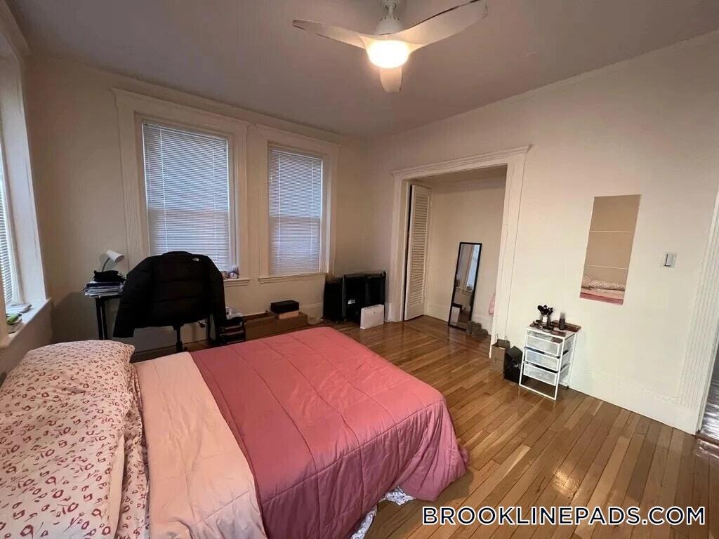 Building Photo - 73 Longwood Ave