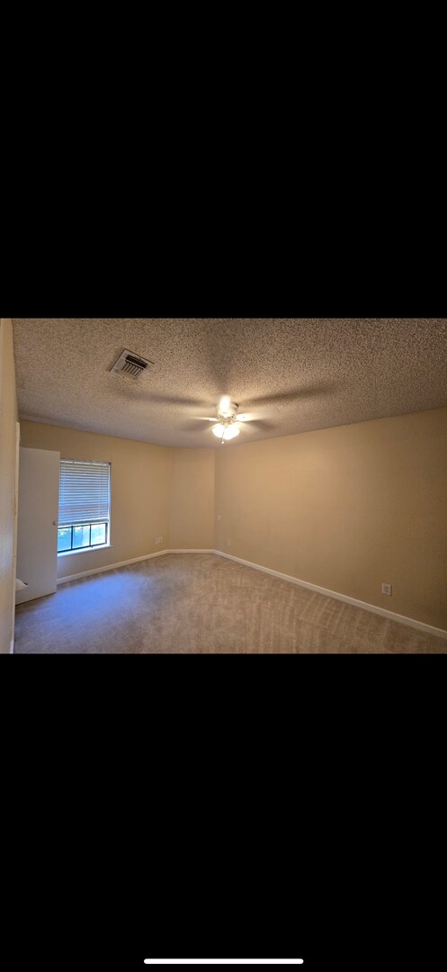 Building Photo - Move in special $500.00 Off 1st month rent!! Country style living on the hill but within the city