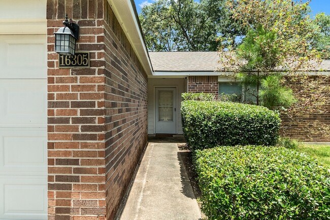 Building Photo - 16305 Many Trees Ln
