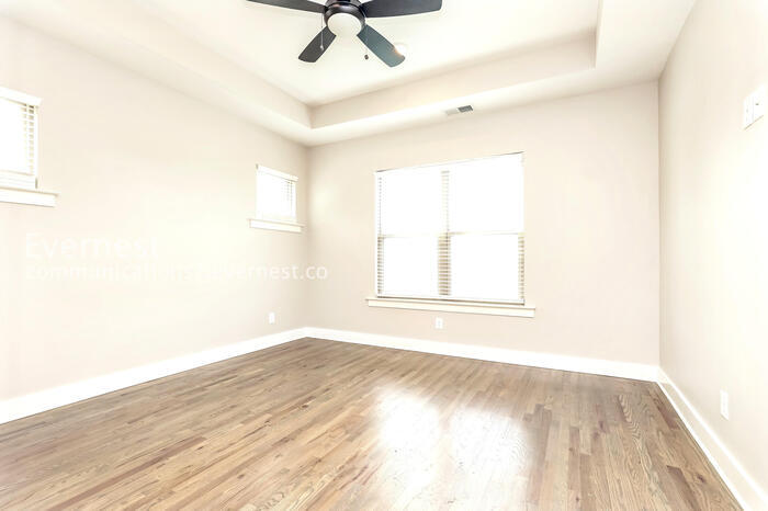 Building Photo - 208 Thompson Park Dr