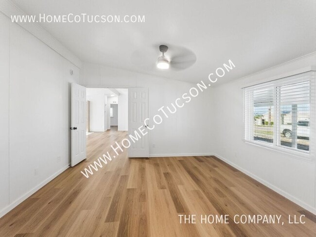 Building Photo - 5281 E Branding Iron Dr