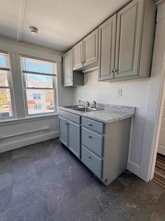 Building Photo - 18 Beulah St