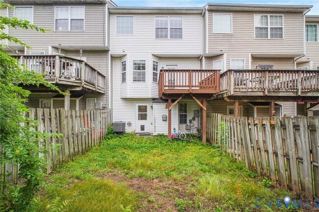 Building Photo - 405 Donelson Loop