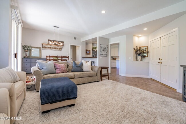 Building Photo - 264 Ridgeton Ln