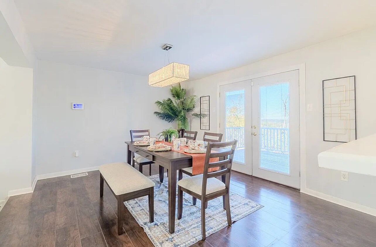 Building Photo - 7583 Tyler Rd