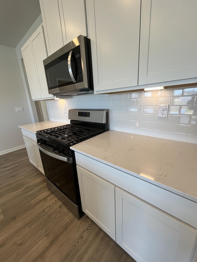 Building Photo - 6127 Japonica Ln