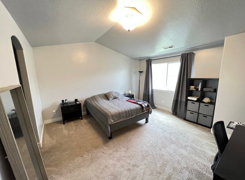 Building Photo - 5233 W Cannavale Dr
