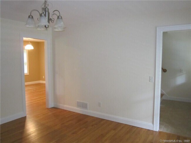 Building Photo - 143 Neck Rd