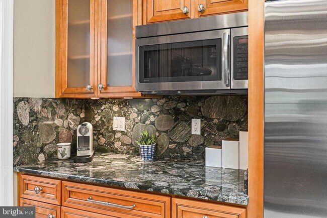 Building Photo - 9760 Hatmark Ct