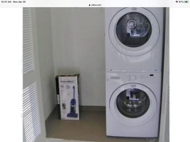 Building Photo - 13951 Sherman Way