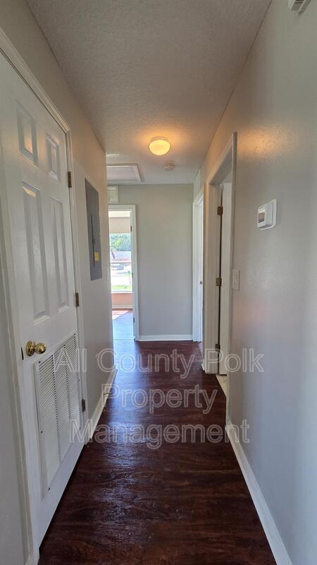 Building Photo - 840 Fox Lake Dr