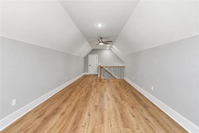 Building Photo - 501 N Corniche Du Lac