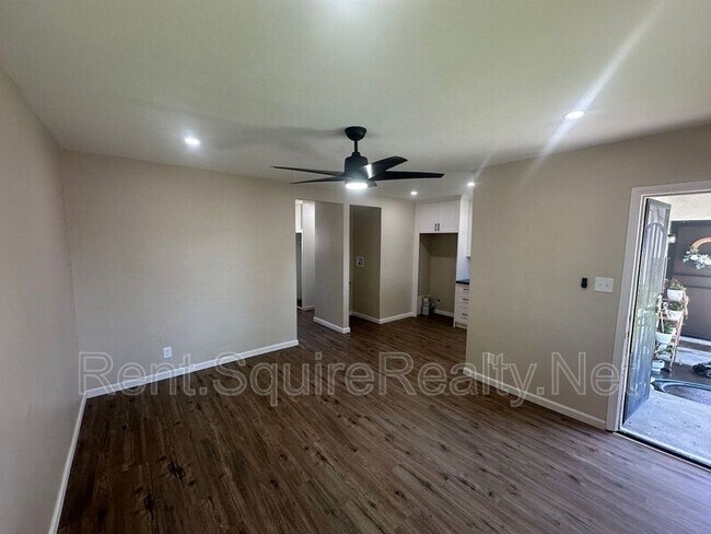 Building Photo - 251 W 9th St