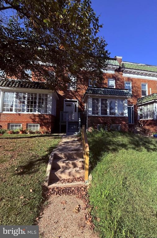 Building Photo - 824 E 33rd St