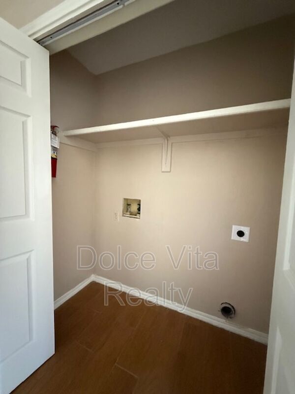 Building Photo - 4105 N 24th Ln