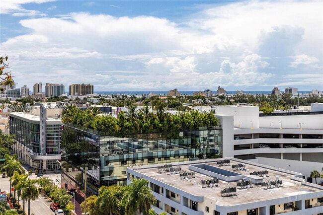 Building Photo - 1331 Lincoln Rd