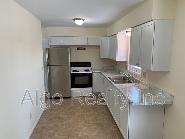 Building Photo - 2414 N Ilion Ave