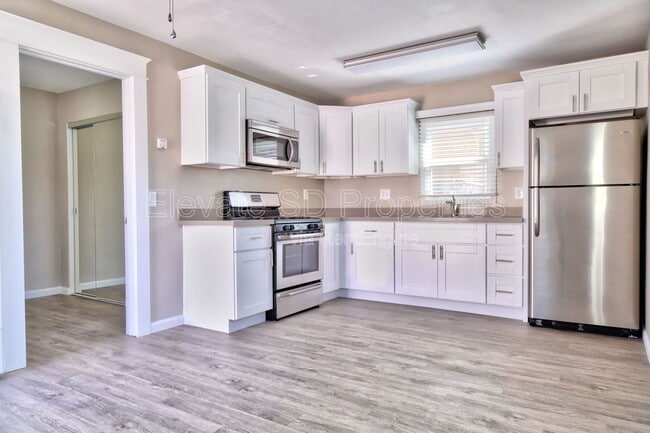 Building Photo - 290 2nd Ave