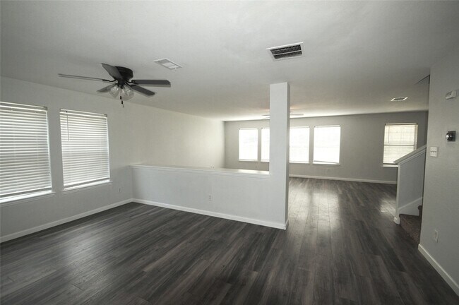 Building Photo - 308 Acklington Dr