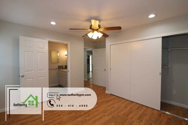 Building Photo - 1366 Magnolia Ave