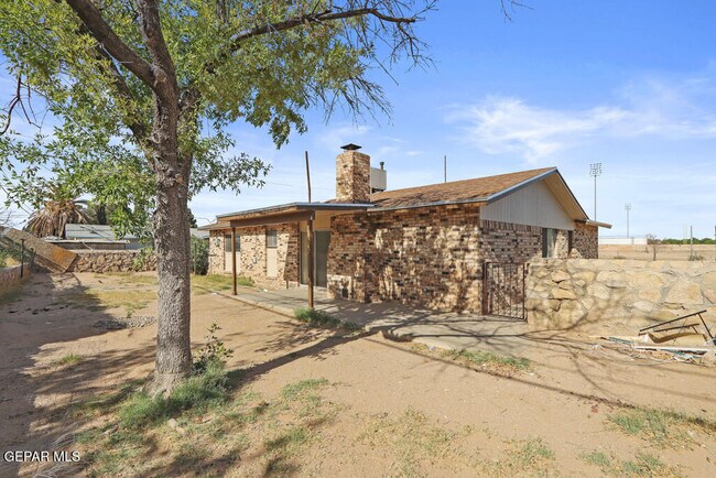 Building Photo - 2117 Anise Dr