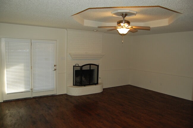 Building Photo - Beautiful 3/2/2 home in Cooper ISD